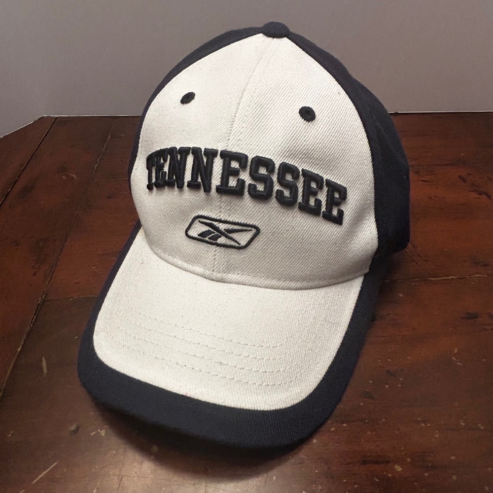 Mens OSFM White Navy Tennessee Titans NFL Football Cap Reebok